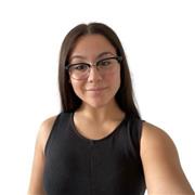 Me defino como una persona paciente, responsable y apasionada por la enseñanza. Me gusta explicar de manera clara.